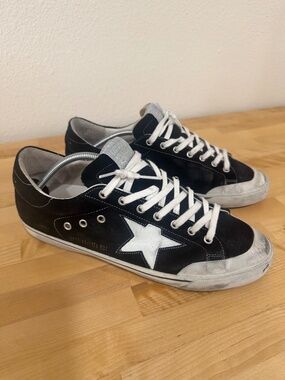 Golden Goose men’s Superstar shoes. Size EU45